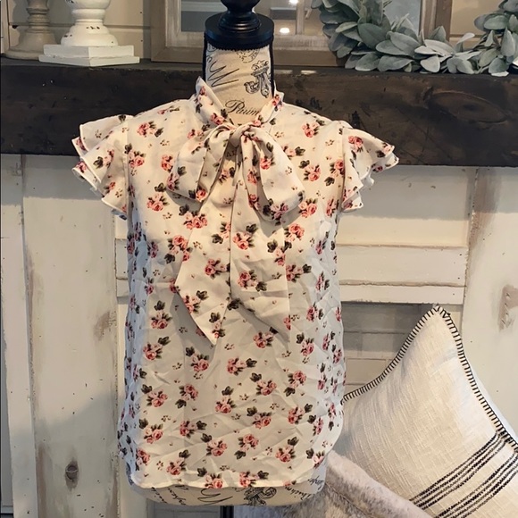 SHEIN Tops - Shein floral blouse